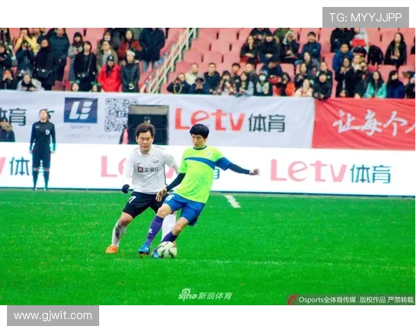 世界足球明星假摔现象探讨与背后原因分析